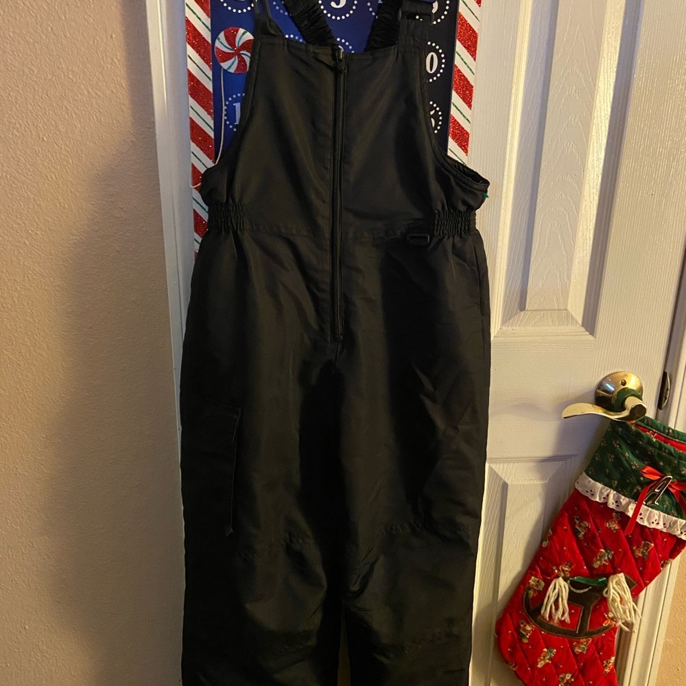 Cherokee black snow bibs size 7/8